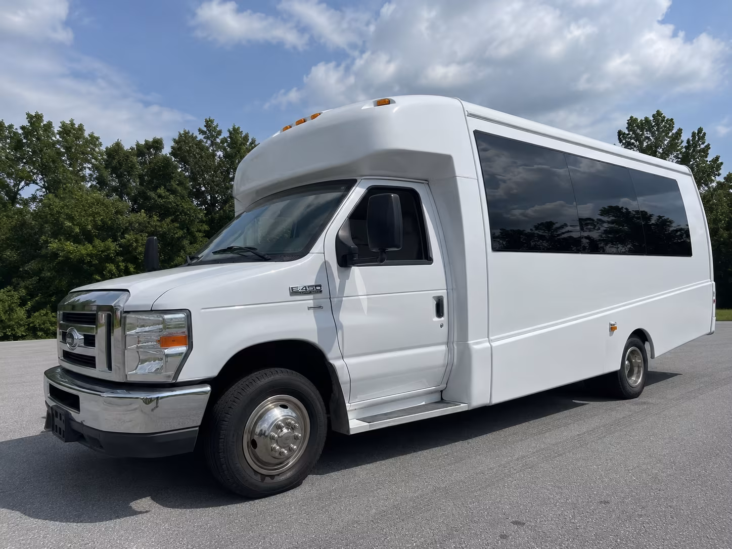 Renton Winery Tour & Pub Crawl Transportation